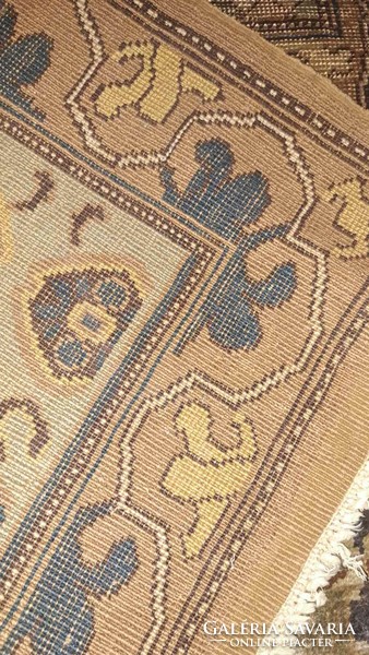 Antik iráni szőnyeg. Kopott használt.Mérete: