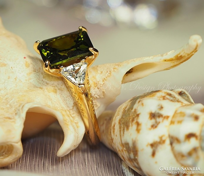 Green stone (goldfilled) fashion jewelry ring