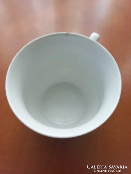 Fehér porcelán teáscsésze - sérült
