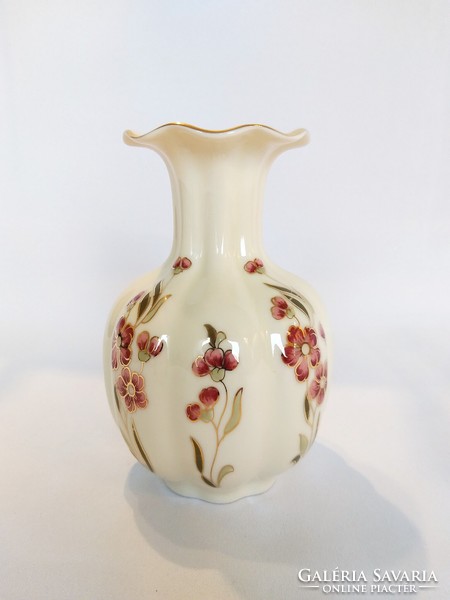 Zsolnay burgundy flower-patterned fluted vase. Flawless! (No. 23/106.)