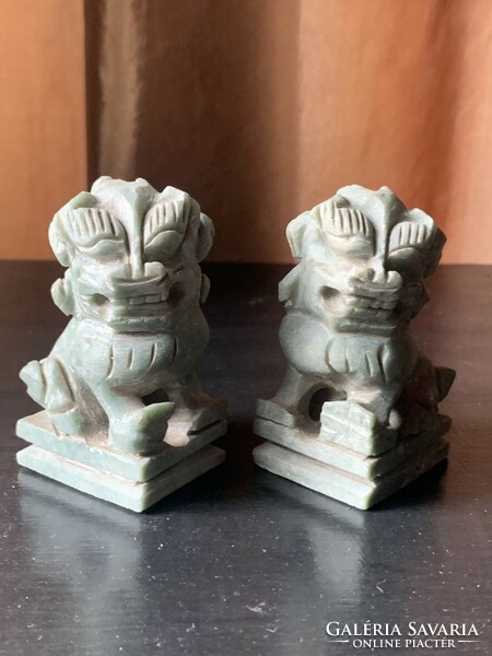 Mineral foo dogs in pairs