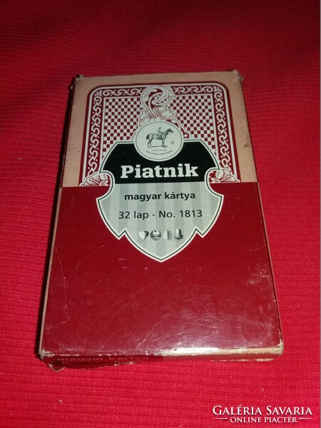 Retro 1990 PIATNIK kártyagyári magyar játékkártya dobozával a képek szerint