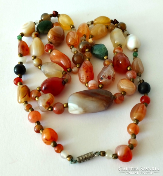 Vintage sixties gemstone, mineral necklace with screw-on safety clasp