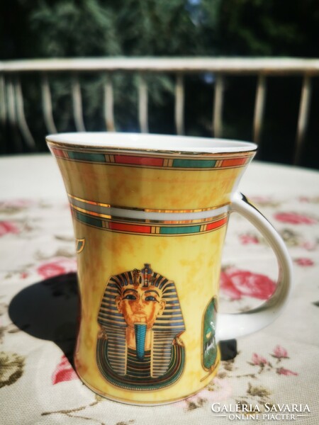 Egyptian mug with the image of Nefertiti
