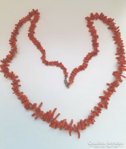 Retro necklace made of real red coral beads