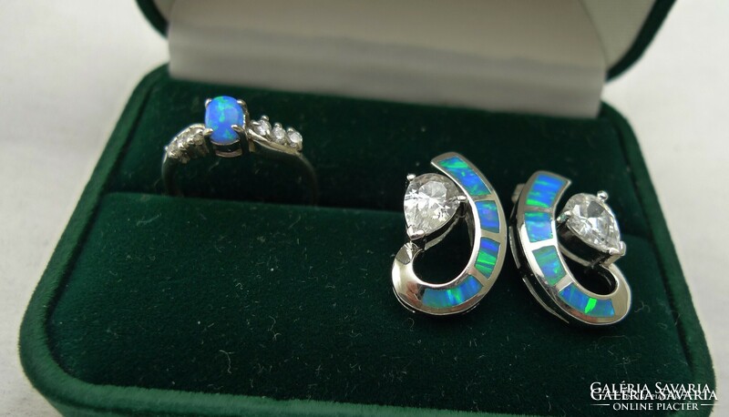 Opal stone silver set