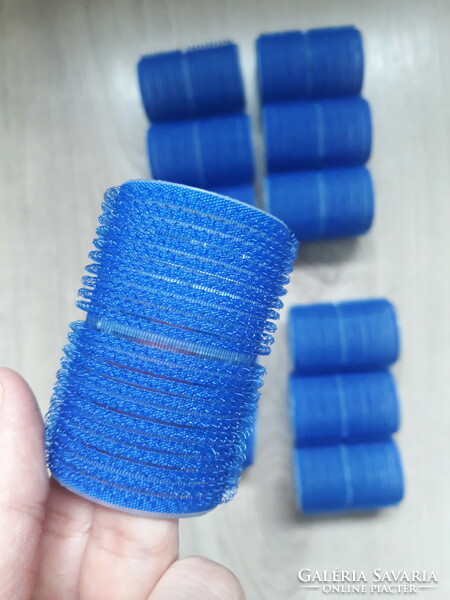 12 plastic curlers (large size)
