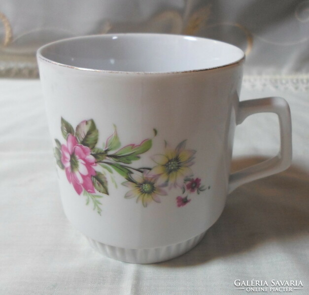 Zsolnay porcelain, skirted (tea) mug 4.: Field flower