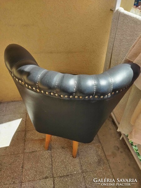 Retro black sky armchair