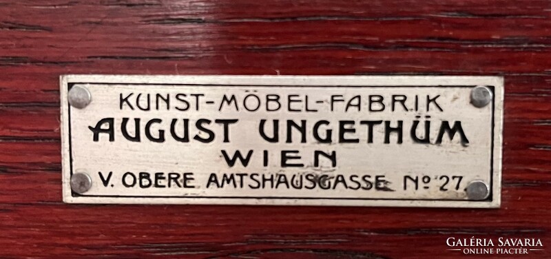 Szecessziós tálalószekrények – August Ungethüm (Bécs)