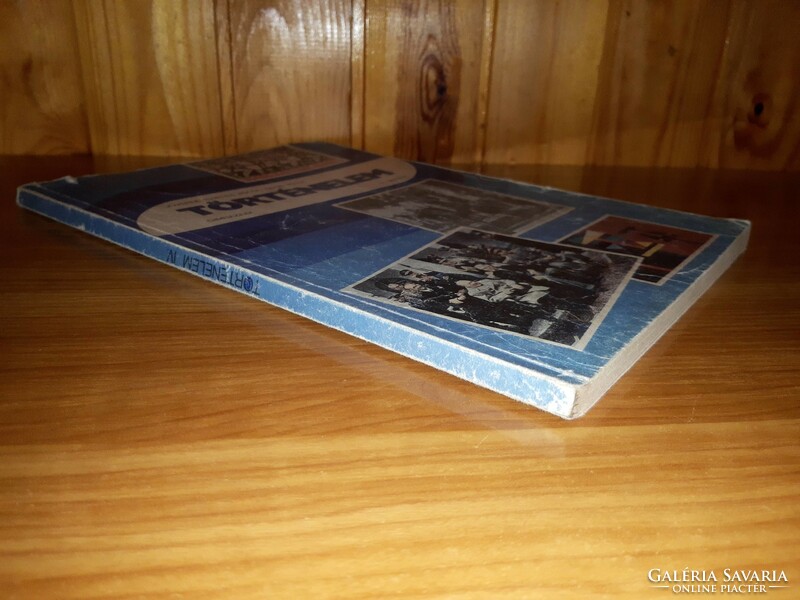 History iv. The high school iv. For her class - 1914-1945 - good old lady book