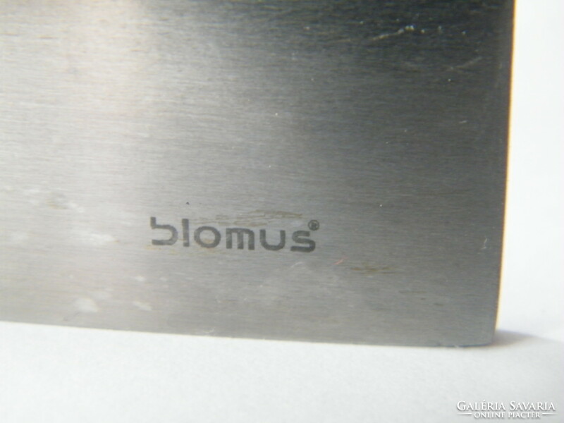 Minimalista stílusú rozsdamentes acél Blomus gyertyatartó, mécsestartó
