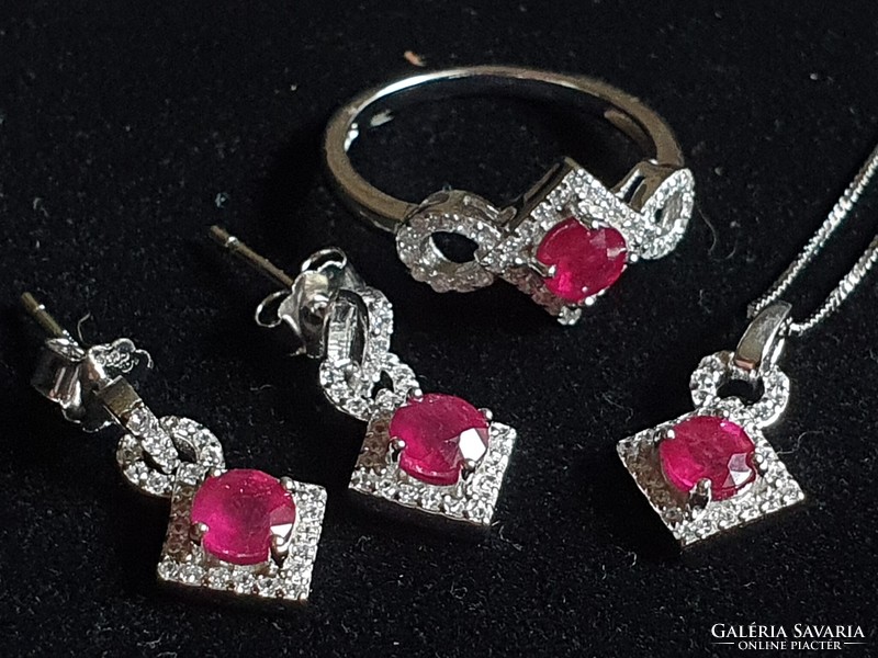 Beautiful! Ruby jewelry set in 925 marked silver socket