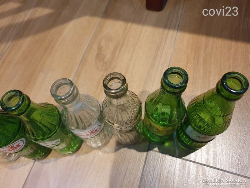 11 retro soda bottles in very nice condition, only one! Decoration creative catering #1