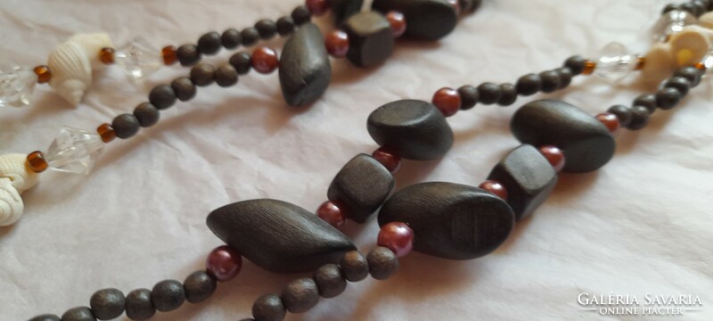 160 Cm wooden, snail and plastic string of beads, necklace