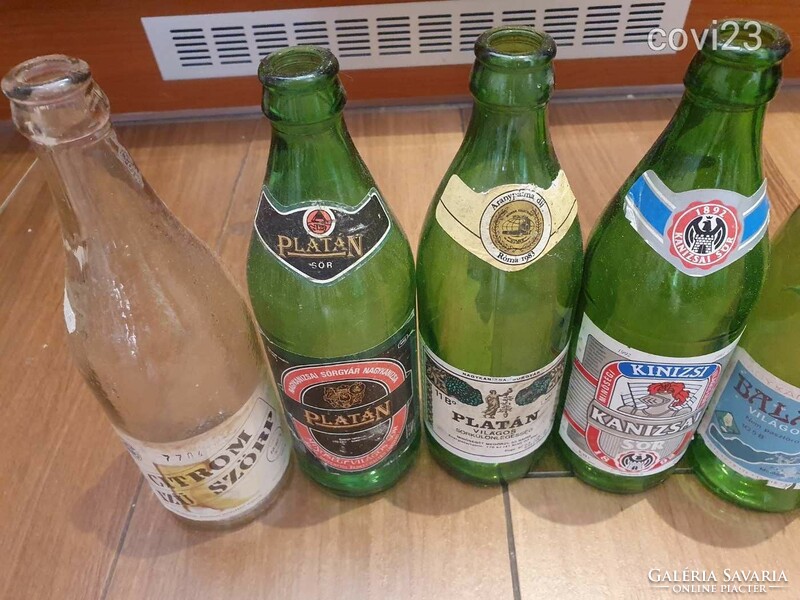 8 retro soft drink beer bottles in good condition, only one! Decoration is creative