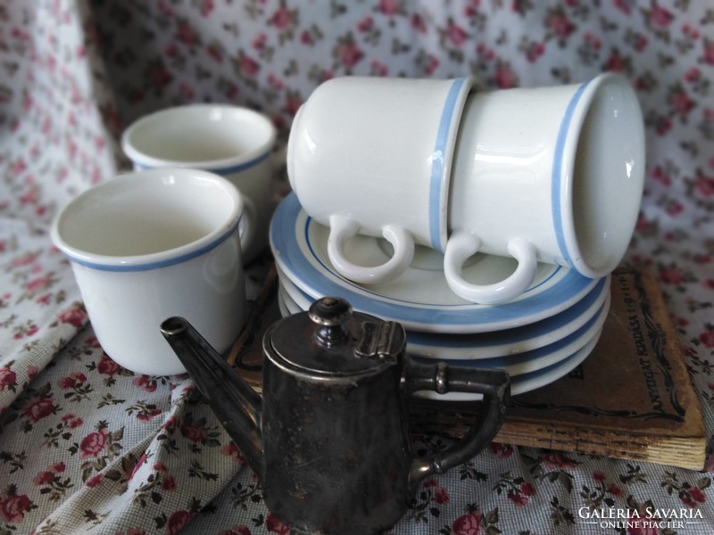 Four personal, tea, coffee - with a Scandi character
