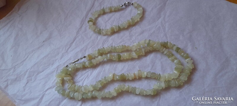 Beautiful mineral necklace and bracelet set