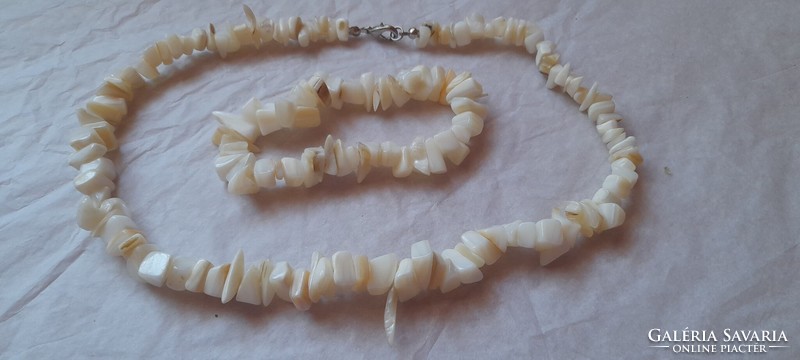 Mother of pearl necklace and bracelet set