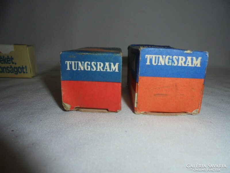 Két darab régi TUNGSRAM autós izzó, égő  eredeti dobozában - együtt