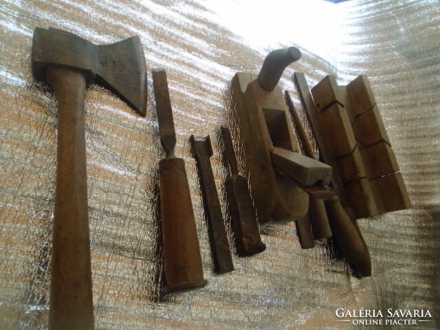 10 antique tools, antique wrought iron cart - marked, numbered planer, chisel, files good condition
