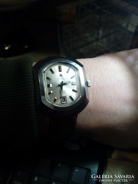 Doxa synchron 73 automatic men's watch.