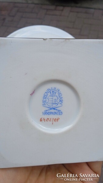 Herendi Aponyi mintás porcelán váza, 12 cm-es magasságú.