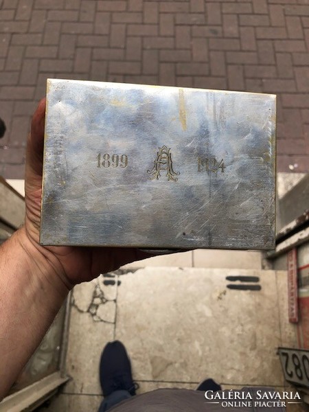 Thick silver-plated alpaca box, from 1924, monogrammed, 18 x 15 cm