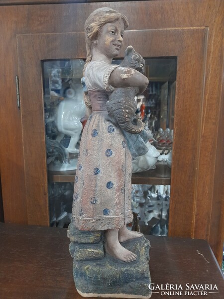 Eichwald bernhard, bernard bloch & co 1895-1898, majolica terracotta cat girl statue. 35 Cm.