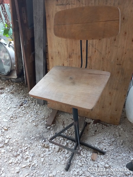 3 retro bar stools