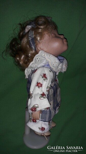 Beautiful kiss-hungry fairy character artist porcelain doll with stand 24 cm according to the pictures