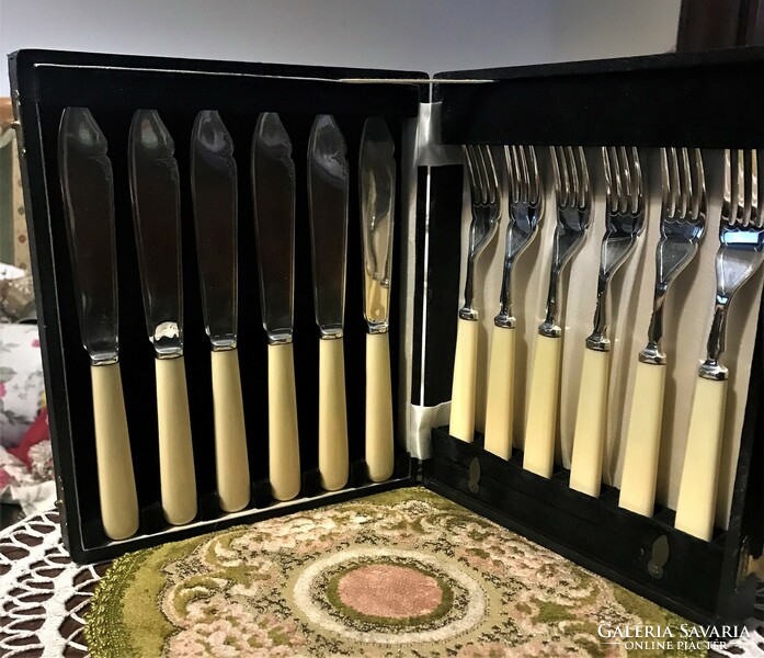 6 Personalized Silver Plated Marked Brand New Elegant Vintage Fish Cutlery Set in Original Box