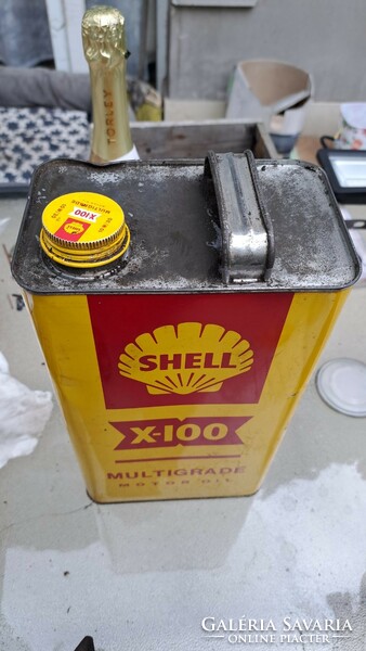 Shell oil, jug, retro, antique, loft.