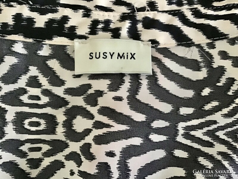 Kaftán vagy ruhának is használható, Susy Mix márkájú extra darab