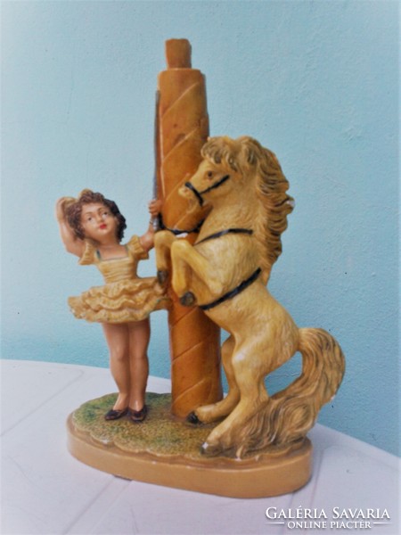 Sószobor több mint 60 éves, Idomár és a lova szobor