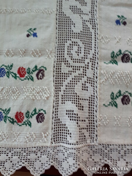 Transylvanian house linen cross-stitch tablecloth with crocheted band and border