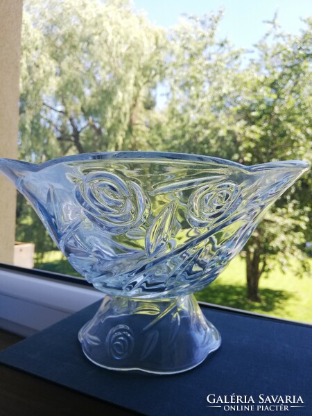 Beautiful base glass serving bowl