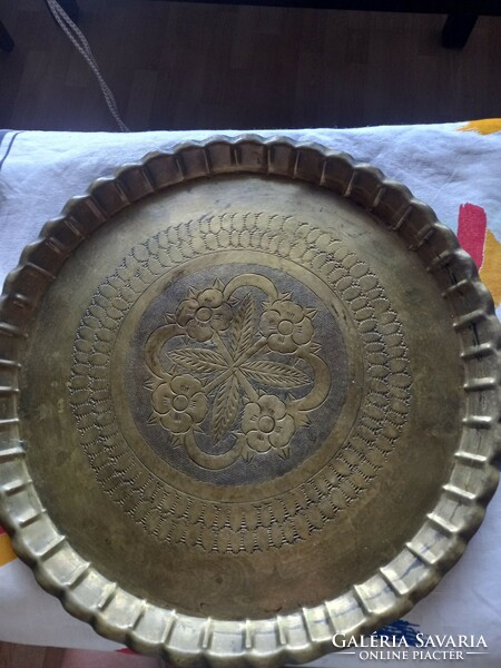 Copper tray with a diameter of 34 cm