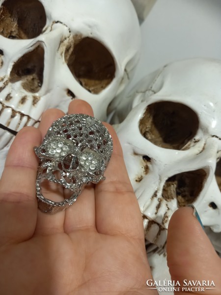 Jewelry skull pendant with rhinestones