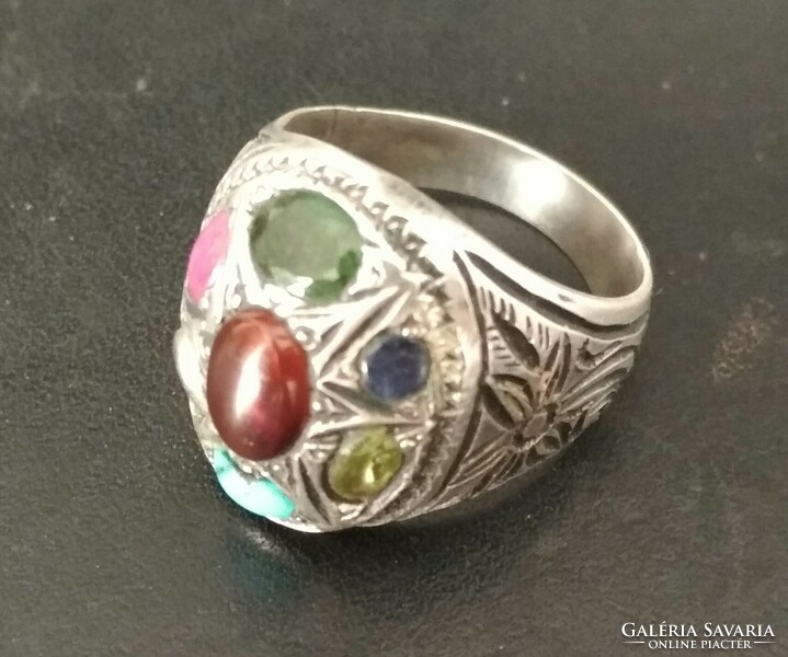 Engraved design, beautiful silver ring with real gemstones