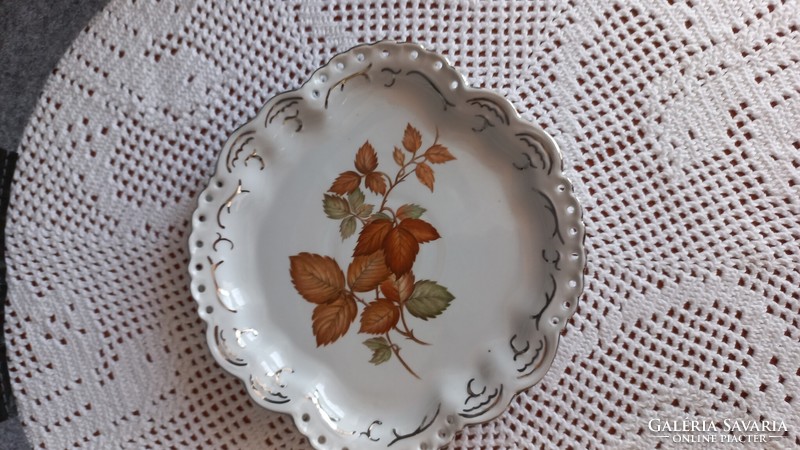 Aquincumi silver-plated, openwork decorative plate with a rose leaf pattern, marked, flawless, 17 x 16 cm.