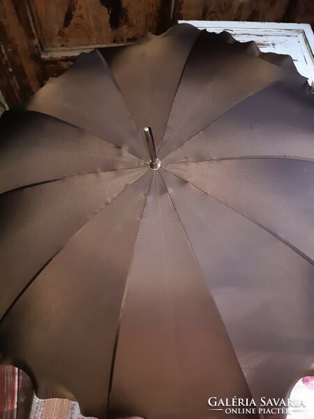 Régi női esernyő érdekes belsővel