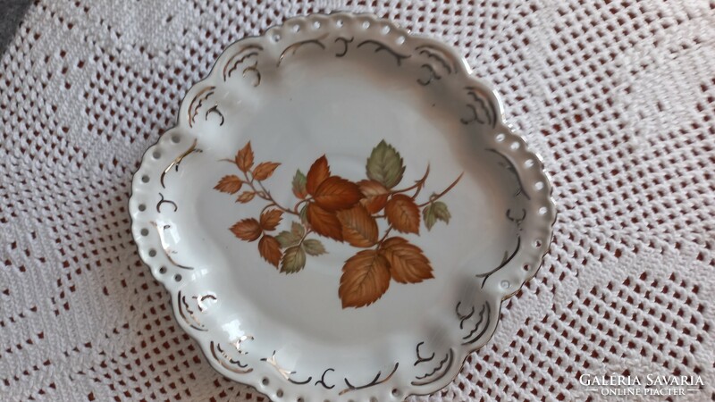 Aquincumi silver-plated, openwork decorative plate with a rose leaf pattern, marked, flawless, 17 x 16 cm.