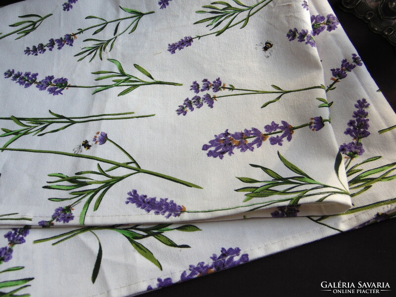 100% Cotton tea towel / lavender