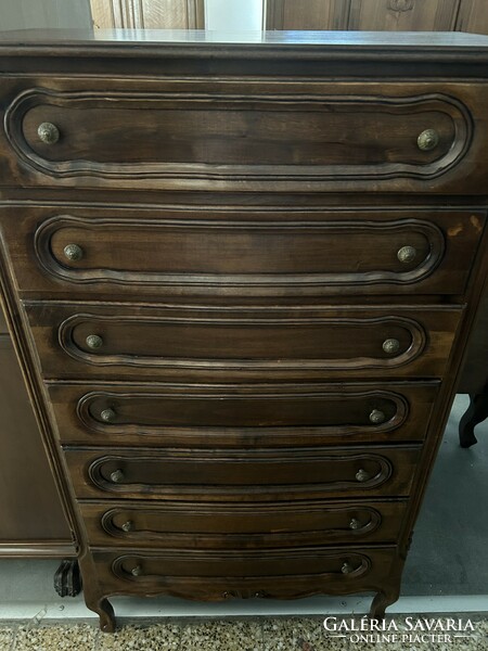 7 Chest of drawers