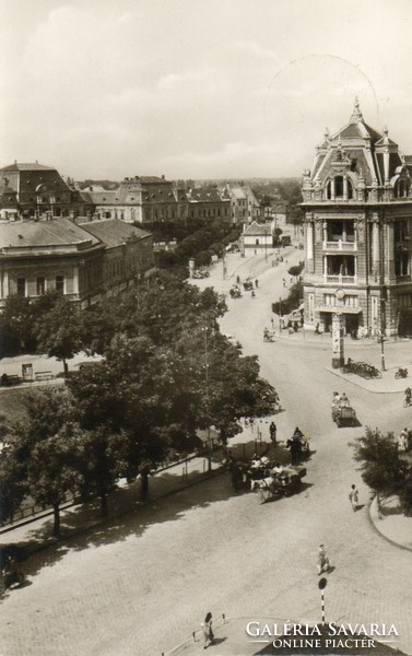 281 --- Futott képeslap  Nyíregyháza, Kossuth tér