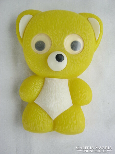 Retro dmsz plastic toy figure bear with moving eyes