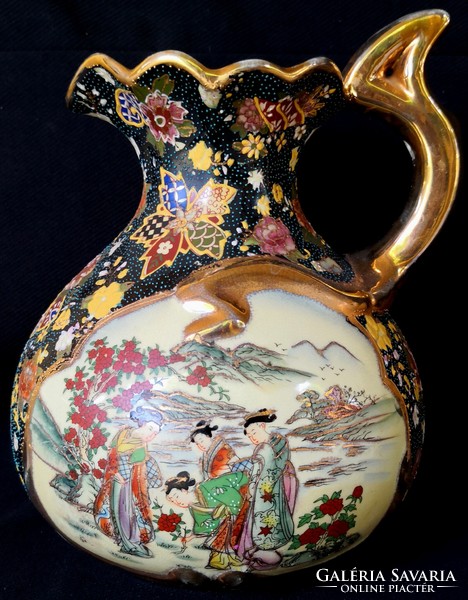 Dt/358. – Marked Japanese satsuma-like bay porcelain jug/pourer