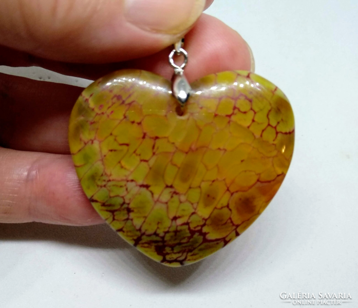 Sárkányvéna achát sárga-vörös szív medál F26273