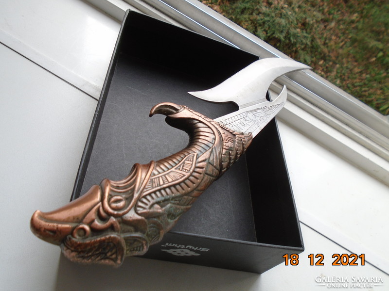 Fantasy dagger with stand, spectacular figural stylized eagle handle with engraved blade